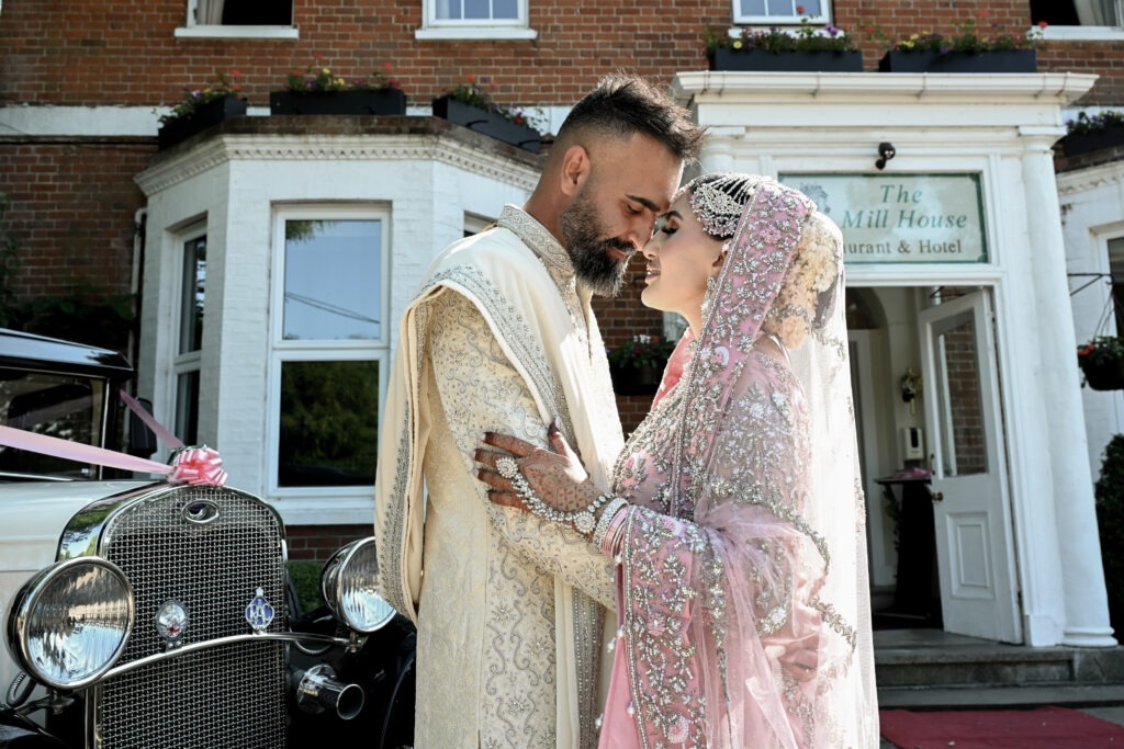 Wedding photographer styles decoded: documentary vs editorial vs fine art. See what fits you, compare full galleries, and choose a timeless look.